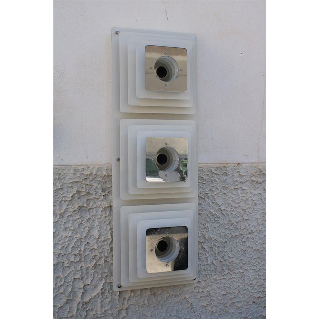 Sculptural Minimalisa Ceiling Light in Enamelled Metal, Italy, 1960s, in Very Good conditions. Designed 1960 to 1969...