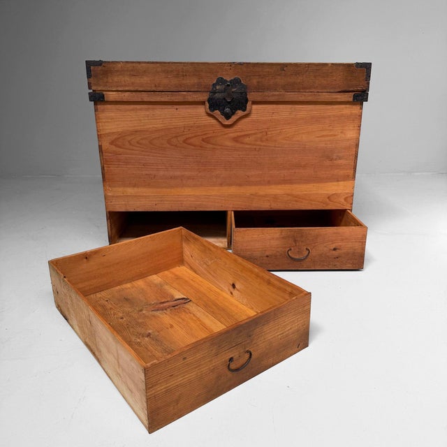 Black Antique Japanese Nagamochi Tansu Storage Chest, 1880s For Sale - Image 8 of 18