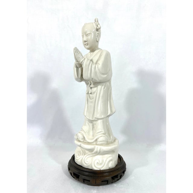 Chinoiserie Vintage White Blanc De Chine Porcelain Figurine of a Young Chinese Girl on Carved Wood Stand For Sale - Image 3 of 7