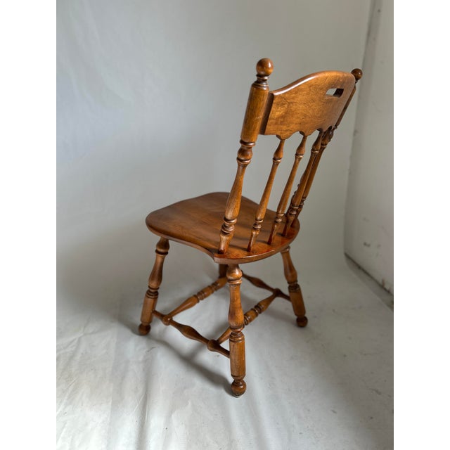 Ethan Allen 1970s Ethan Allen Heirloom Nutmeg Maple Colonial Spindle Back Single Dining Chair For Sale - Image 4 of 7