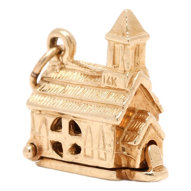 Vintage Chapel Charm With Bride and Groom, 14k Yellow Gold, Length .5 In For Sale