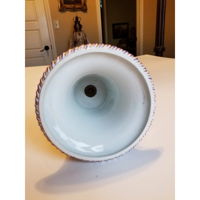 1920s Samson Chinese Export Style Armorial Urn For Sale - Image 5 of 11