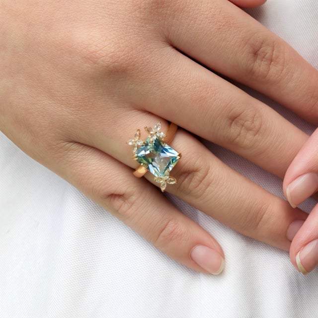 Kai Fine Jewelry Kai Blue Topaz Sapphire Butterfly Cocktail Ring in 14k Yellow Gold Ring, Size 6 For Sale - Image 4 of 5