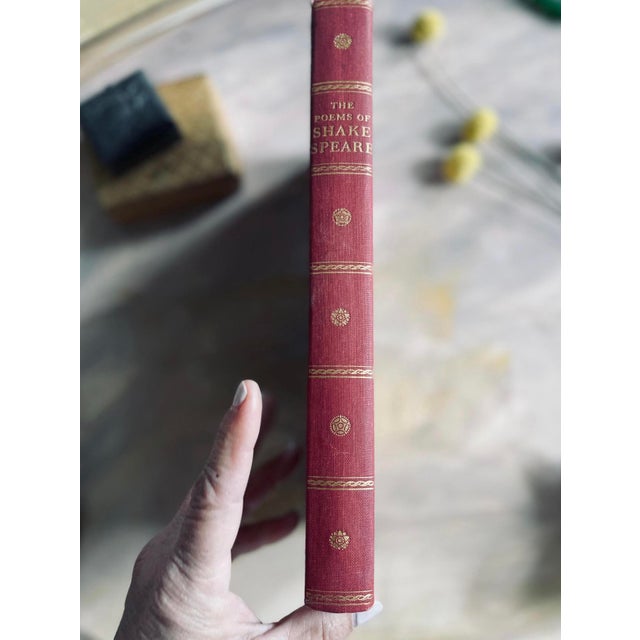 1958 the Poems of Shakespeare Vintage Book For Sale - Image 4 of 4