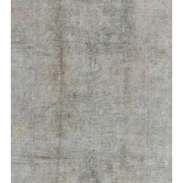 Muted Vintage Turkish Oushak Rug With Central Medallion in Gray, Ivory, Brown For Sale - Image 4 of 5