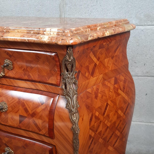 Brown Louis XV Curved Inlaid Bedside Tables with Marble Tops, 20th Century, Set of 2 For Sale - Image 8 of 11