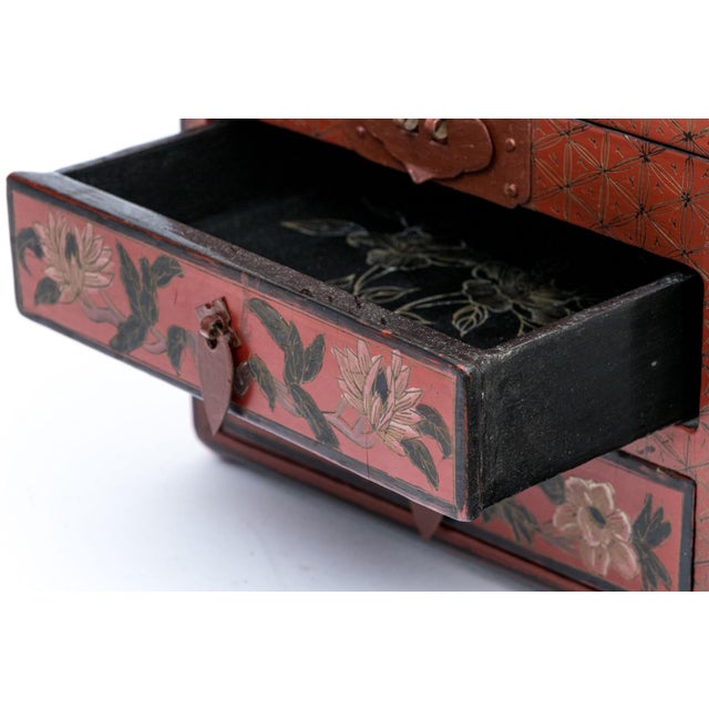 Red Vintage Chinese Lacquer Jewelry Chest With Famille Rose Porcelain For Sale - Image 8 of 14