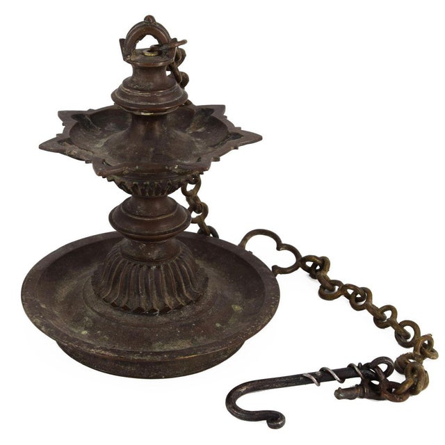 This is an oil lamp in bronze of Aceh, from North Sumatra. In perfect conditions. This artwork is shipped from Italy....