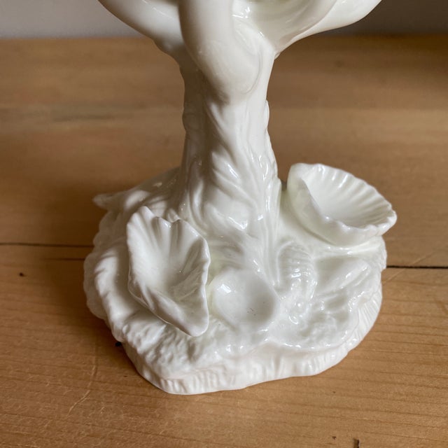 Traditional 1950s Royal Worcester White China Nautilus Vase For Sale - Image 3 of 8