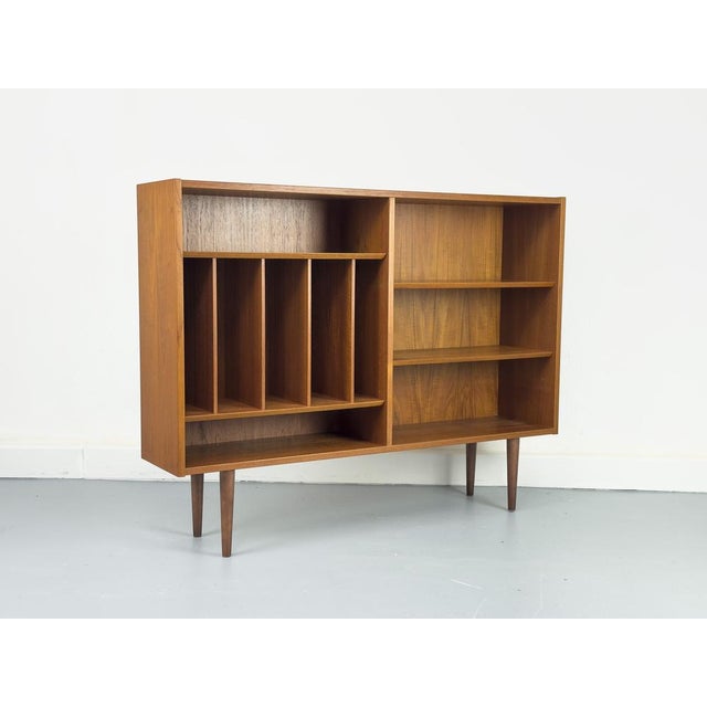 1960s Vintage Danish Teak Bookcase by Carlo Jensen for Hundevad & Co., 1960s For Sale - Image 5 of 18