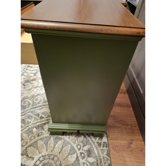 Green Mid 20th Century Refinished Thomasville Dresser For Sale - Image 8 of 10