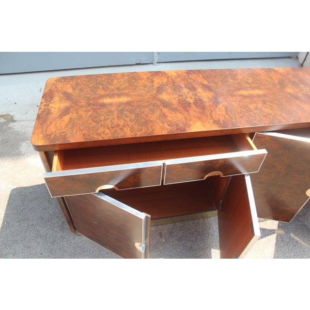 Walnut Burl and Brass Sideboard by Carlo Torriggiani, 1970 For Sale - Image 9 of 16