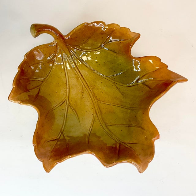 Chestnut Vintage Majolica Arts & Crafts Americana Fall Leaf Serving Bowl, Halloween & Thanksgiving. For Sale - Image 8 of 11