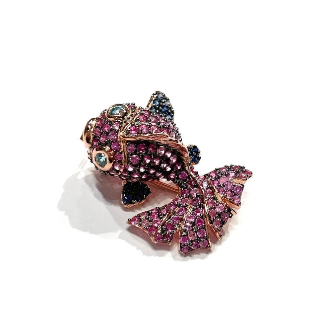 Pink Bochic "Orient" Vintage Fancy Sapphire & Emerald Brooch - 18K Gold & Silver For Sale - Image 8 of 18