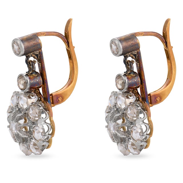 Victorian 19th Century Pair of French Victorian Rose Cut Diamond 18k Yellow Gold Platinum Cluster Earrings For Sale - Image 3 of 5