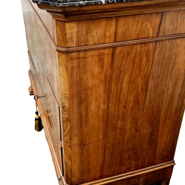 19th Century French Louis Philippe Burl Walnut Commode With Marble Top For Sale - Image 9 of 18