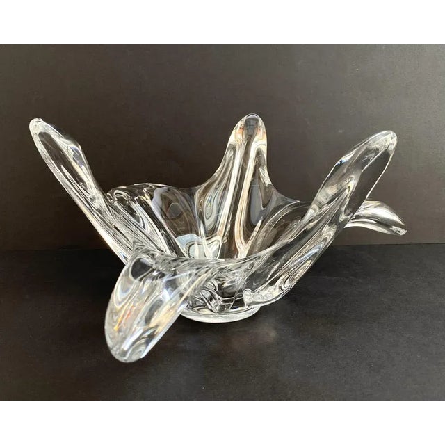 1960s Large French Floral Crystal Glass Shell Bowl by Art Vannes, France, 1960s For Sale - Image 5 of 7