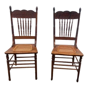Early 20th Century Pair of Antique Victorian Style Pressback Spindle Oak Carved Cane Seat Side Chairs