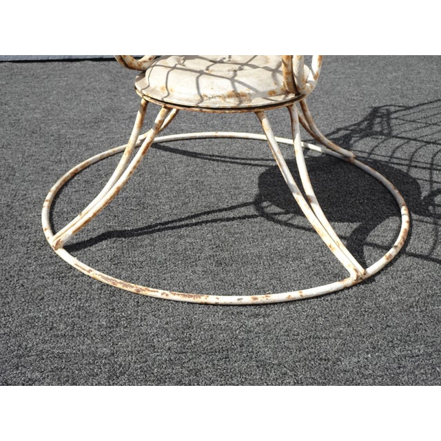 Vintage Mid-Century Modern Homecrest Style White Wire Swivel Rocker Lounge Chair For Sale - Image 12 of 13