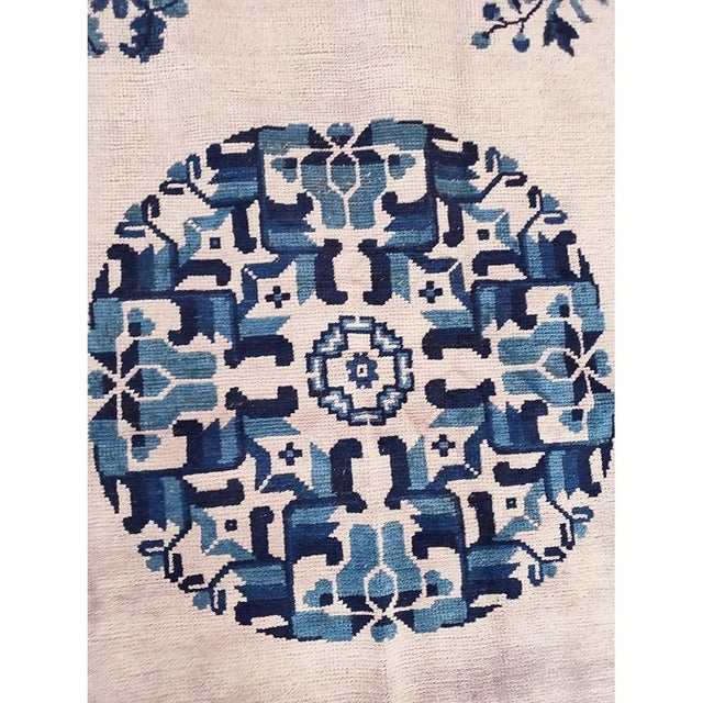 1880s Ivory Medallion Antique Chinese Ningxia Rug 5' 4" X 8' 3" Handknotted Wool For Sale - Image 4 of 8