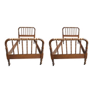 Pair of 19th Century Victorian Spool Maple Twin Bedframes For Sale