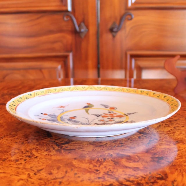 Large Delft Charger With Parrot- 18th Century For Sale - Image 11 of 12