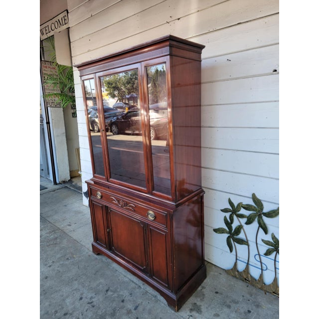 Traditional Vintage Traditional Mahogany Wood China Cabinet. For Sale - Image 3 of 18
