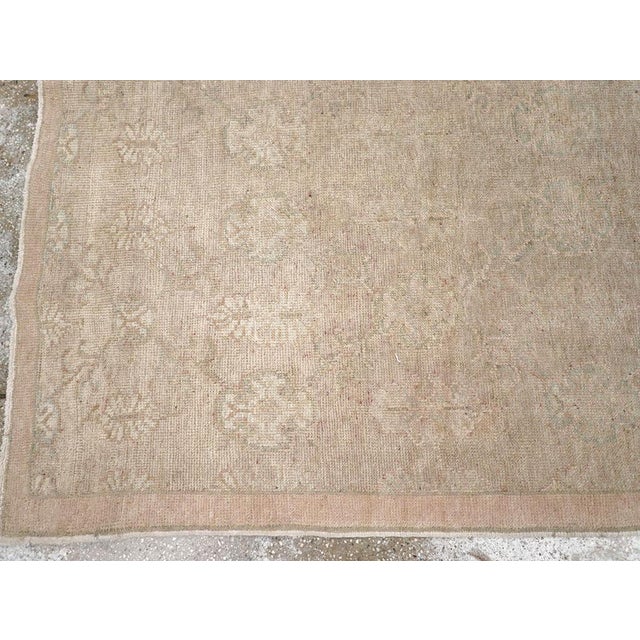 Textile Galerie Shabab Collection Mid-20th Century Turkish Anatolian Gallery Rug For Sale - Image 7 of 10