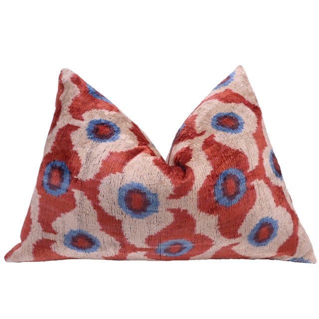 ● 100% silk velvet material making the throw pillows super soft and cozy with a delicate touch and giving your room a more...