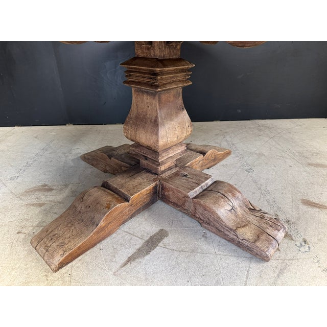 Large Round Bleached Oak Farmhouse Dining Table, 1925 For Sale - Image 4 of 16