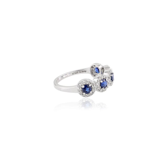 5 Round Cut Blue Sapphire Halo Diamond Ring Size 6.5 For Sale In New York - Image 6 of 11