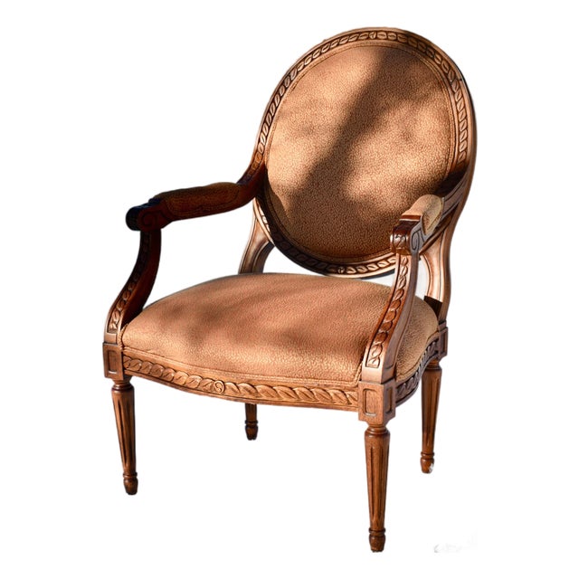 Vintage Fairfield Louix XVl French Style Carved Fruitwood Round Back Arm Chair For Sale
