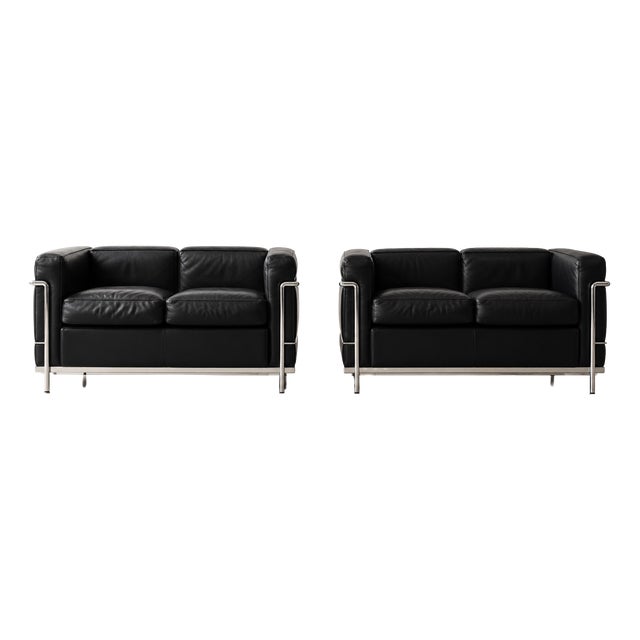 LC2 Two-Seater Sofas by Le Corbusier, Charlotte Perriand & Pierre Jeanneret for Cassina, Set of 2 For Sale