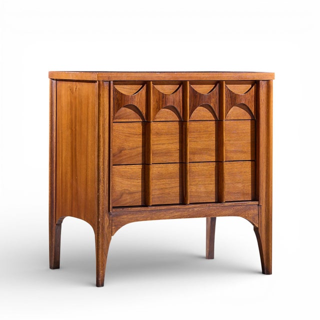Kent Coffey Perspecta Mid Century Walnut and Rosewood 3-Drawer Nightstands - Pair For Sale In Chicago - Image 6 of 12