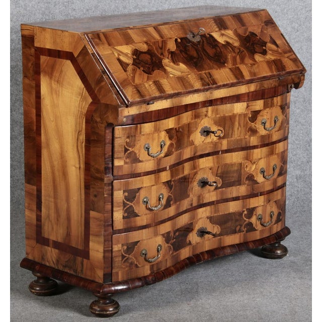 Antique Baroque Secretary in Walnut, 1730s For Sale - Image 17 of 18