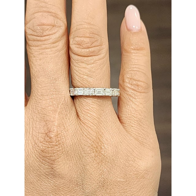 Modern 3.86 Ct Emerald Cut East West Eternity Ring Size 6 For Sale - Image 3 of 9
