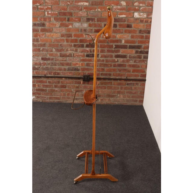 Sculptural Italian valet designed by Fratelli Reguitti in the 1960s. This design is often mis-attributed to Ico Parisi,...