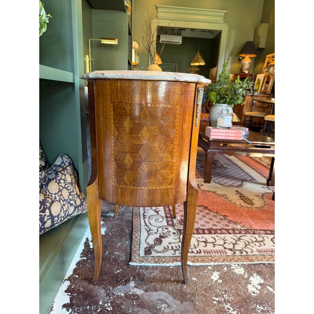 French Provincial Early 20th Century French Provincial Walnut Marquetry 2-Drawer Side Table With Stone Top For Sale - Image 3 of 4