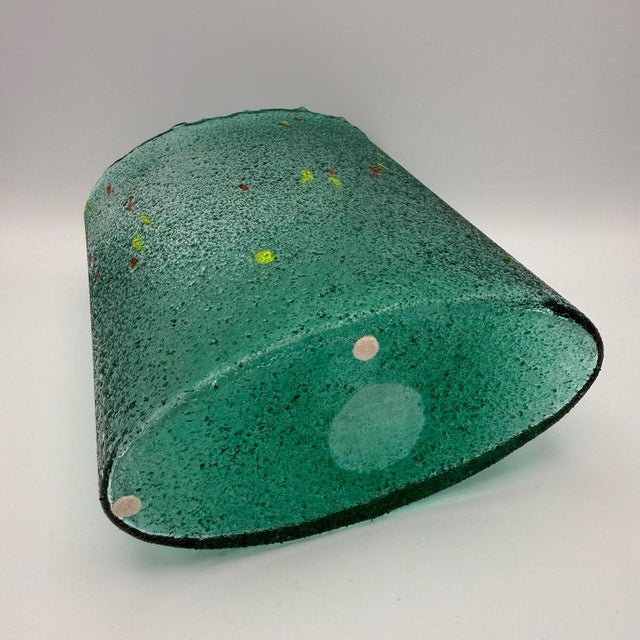Large Emerald Green Antikva Glass Vase with Color Inclusions by Bertil Vallien for Kosta Boda, 1990s For Sale - Image 6 of 14