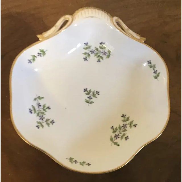 Antique 18th Century French Empire Dihl et Guerhard Porcelain Shell Shape Serving Dish in Sprig Pattern For Sale - Image 12 of 13