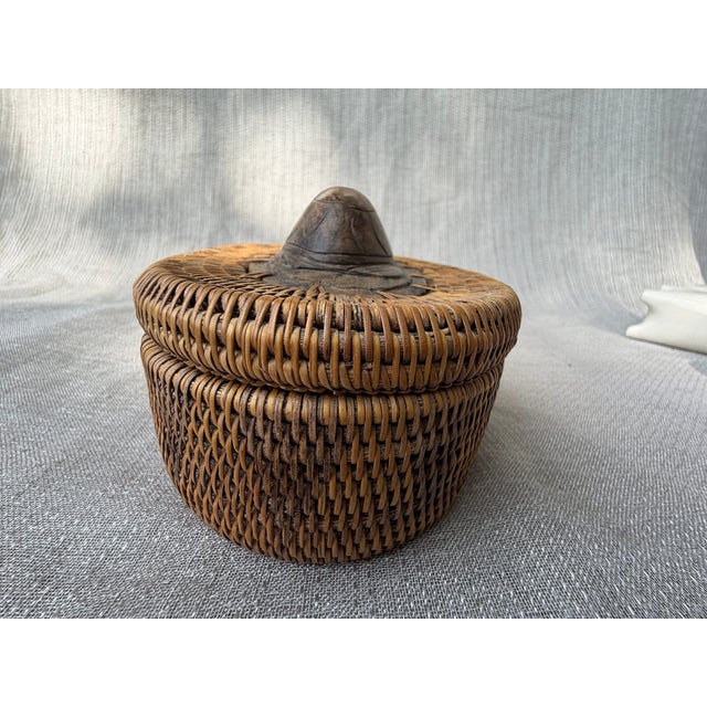 Vintage Indonesian Lombok Woven Rattan Lidded Basket With Wood Carved Turtle For Sale - Image 15 of 18