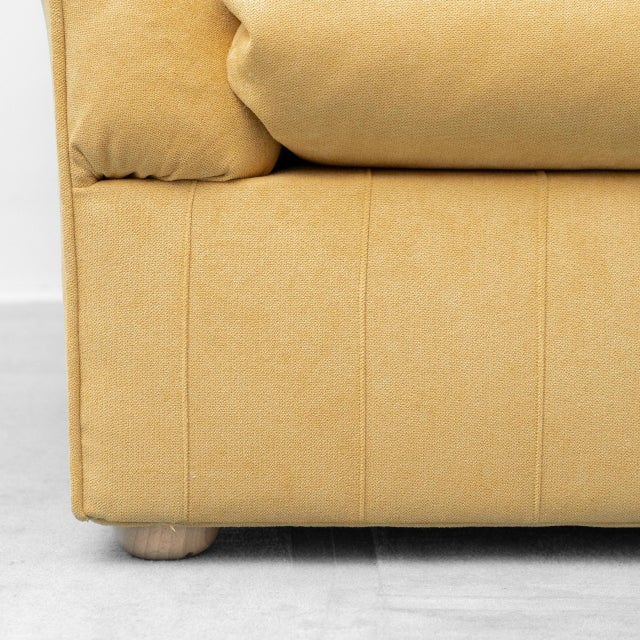 Yellow Loto 2-Seater Sofa by Luigi Massoni for Poltrona Frau, 1976 For Sale - Image 8 of 9