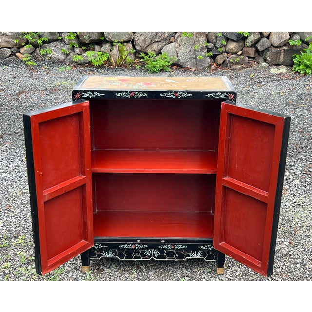 1980s Vintage C1980s Chinoiserie Gold Leaf & Black Lacquer Asian Themed Cabinet For Sale - Image 5 of 11