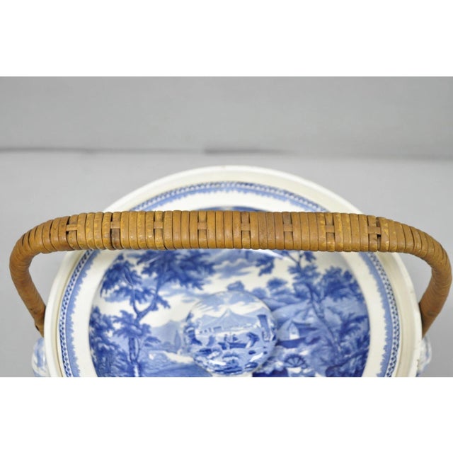 Late 19th Century Wedgwood Landscape Etruria Pattern Blue White Porcelain Covered Slop Pot Commode For Sale - Image 11 of 17