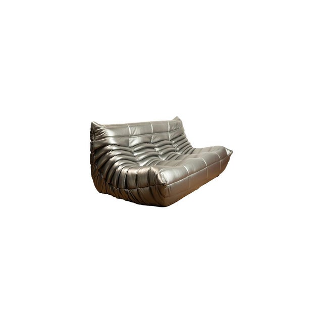 In the case a natural material is used for upholstery, there might be variations in the dye or colour hue. The material...