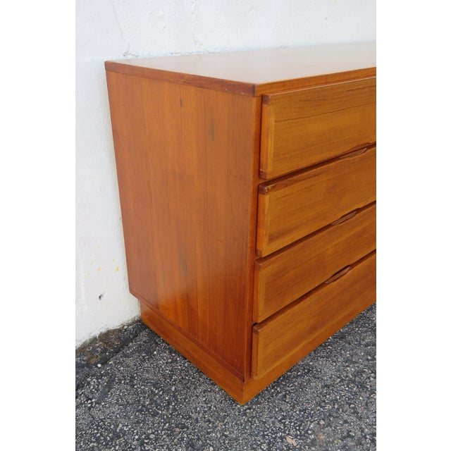 Wood Mid Century Danish Modern Long Dresser Sideboard Tv Media Console For Sale - Image 7 of 12