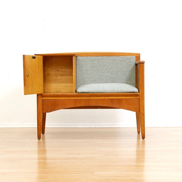 Mid-Century Modern 1960s Mid Century Oak Gossip Bench by Chippy Heath For Sale - Image 3 of 10