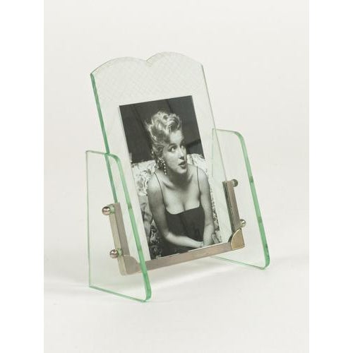 Midcentury beautiful picture frame in engraved glass and steel attributed to Fontana Arte. Made in Italy in the 1950s.