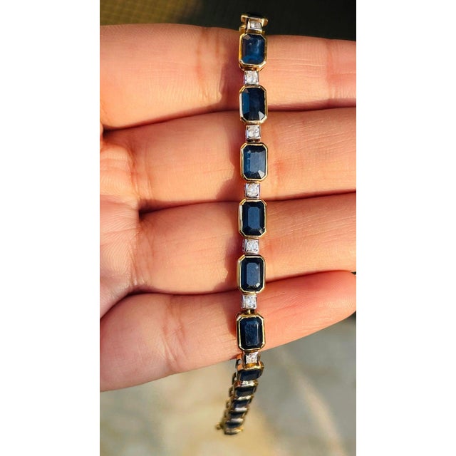 Modern Blue Sapphire and Diamond Tennis Bracelet in 18k Gold For Sale - Image 4 of 10