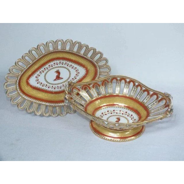 18th Century Worcester Porcelain Armorial Chestnut Basket and Stand - A Pair For Sale - Image 4 of 11